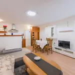Beautiful In With Wifi Apartment *