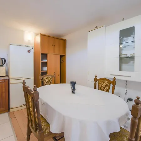 Apartamento Beautiful In With Wifi